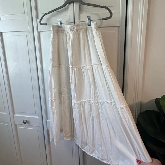 Flowy White Maxi Skirt - Picture 3 of 5
